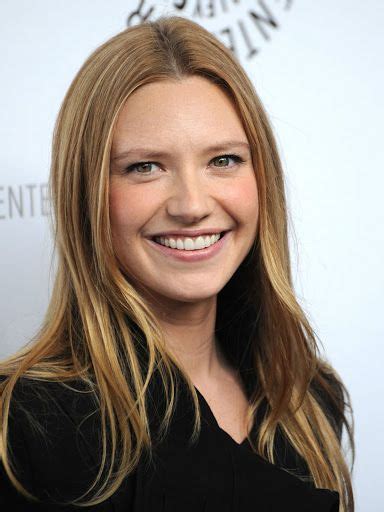 Olivia Dunham Anna Torv Is An Fbi Special Agent Assigned To A Multi