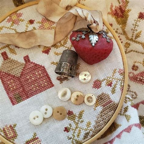 Pin By Rae Niles On Scissor Fobs And Pin Cushions Cross Stitch Cross