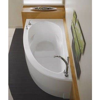 As its name suggests, small corner bathtubs are a smaller version of an ordinary bathtub which can be fit into the corners of your bathroom. 50+ Corner Tubs For Small Bathrooms You'll Love in 2020 ...