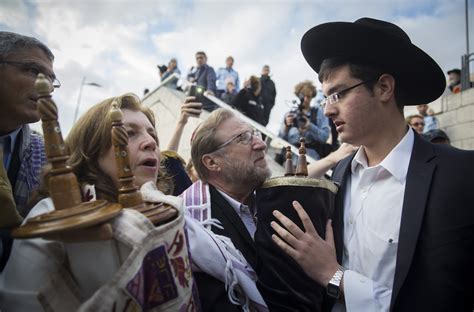Jewish Agency Urges Police To Protect Non Orthodox Jews At Western Wall