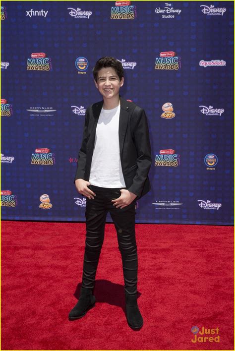 Emily skinner began her acting career at the age of seven when she took a community acting class and was encouraged to meet with an agent in la. Peyton Elizabeth Lee & 'Andi Mack' Cast Meet Sabrina Carpenter at RDMAs 2017! | Photo 1084182 ...