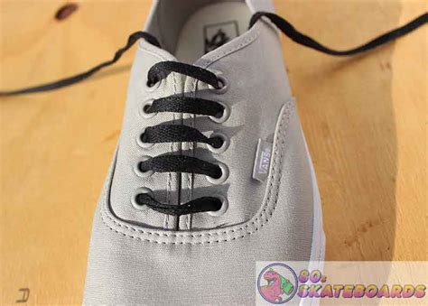 How to s wiki 88 lace vans 4 holes. How To Lace Vans With 5 Holes - 80s Skateboards