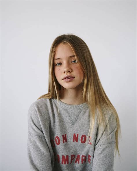 Laura Niemas Laura Fashion Graphic Sweatshirt