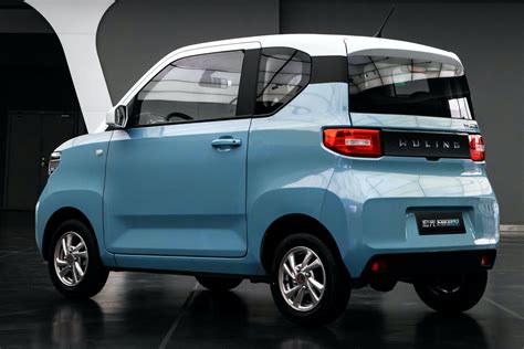 Tiny Wuling Hongguang Mini Ev Has Locked In 50000 Orders Carscoops