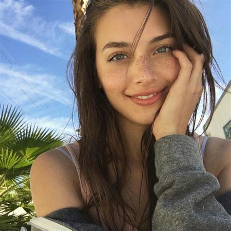 Pin By Ash On Jessica Clements Freckles Girl Pretty Girls Brunette