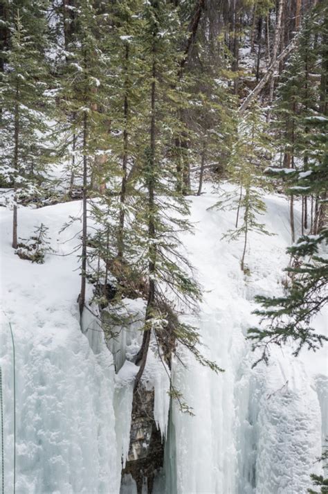 25 Unbeleivable Photos From Our Maligne Canyon Icewalk