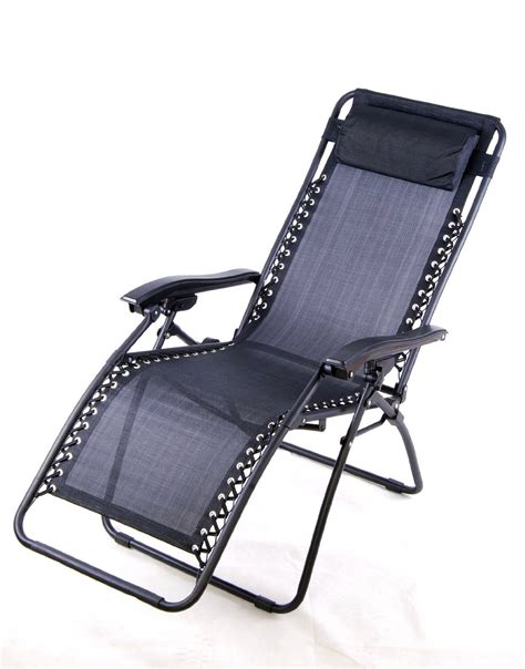 Sitting on a zero gravity chair relaxes and rejuvenates the spine by naturally decompressing the vertebrae. Best Zero Gravity Recliners - Cuddly Home Advisors
