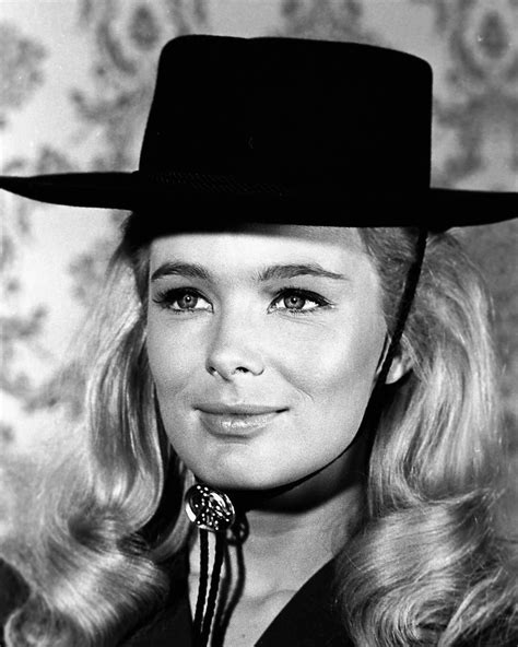Linda evans is an american actress known primarily for her roles on television. LINDA EVANS IN THE ABC TV SERIES "THE BIG VALLEY" 8X10 PUBLICITY PHOTO (NN-159)