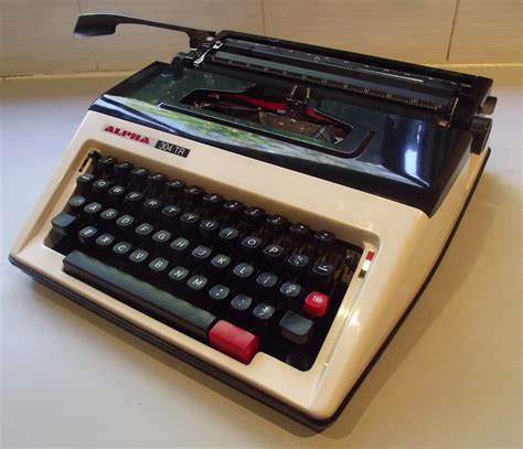 Oztypewriter The Alpha Portable Typewriter