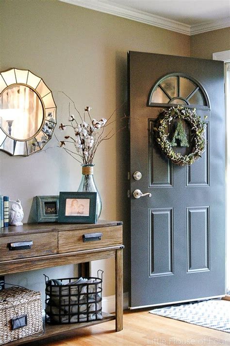 10 Small Front Entrance Decorating Ideas