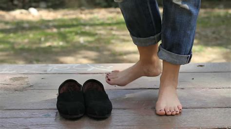 Kristen Bell Barefoot In Jeans 9 Pics Xhamster