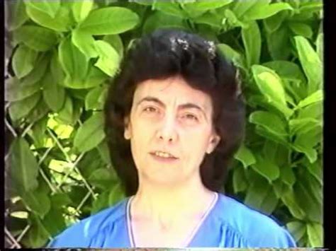 Après la vie academie heeft als doel om de kwaliteit binnen de wereld van uitvaarten te verbeteren door te leren van elkaar en biedt alle facetten om levenslang leren mogelijk te maken. La vie après la mort - Témoignage 1 - YouTube