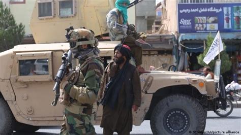 talibanes matan y cuelgan en plazas públicas a cuatro secuestradores urgentebo