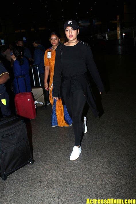Sonakshi Sinha Without Makeup Unseen Photos At Airport In Black Top Jeans Actress Album