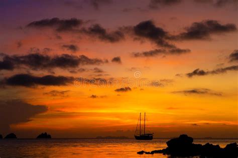 Colorful Sunset On A Tropical Beach Orange Sunset On The Ocean