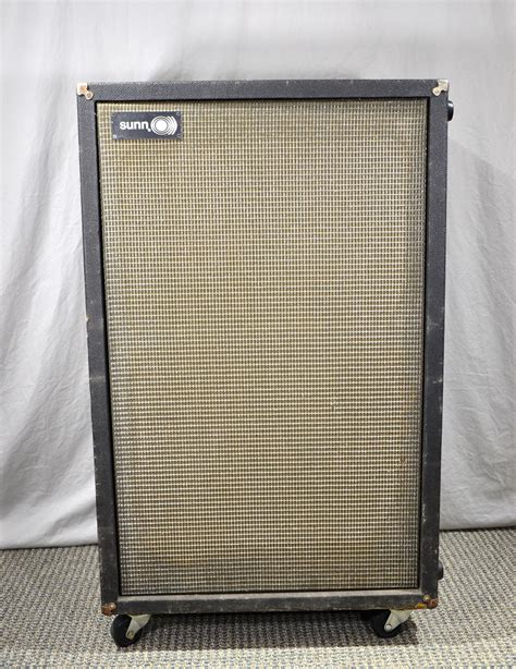 4 x 15 bass cabinet. 1970's Sunn 415M Speakers - Vintage guitars and amps