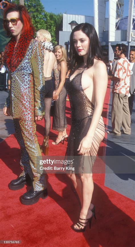 Marilyn Manson And Rose Mcgowan During 1998 Mtv Video Music Awards At