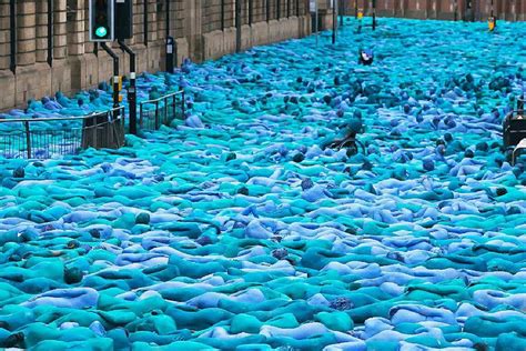 Fotos Beim Gr Ten Kunstprojekt Englands Sind Menschen Nackt Gr N Und Blau Panorama
