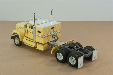 White Western Star Semi Tractor Plastic Model Truck Kit 125 Scale 724 Pictures By 30say63
