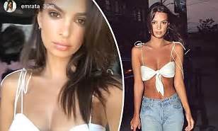 Emily Ratajkowski Flashes Cleavage And Toned Midriff Daily Mail Online