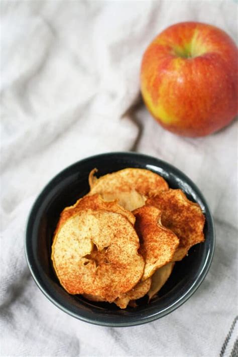 Easy Homemade Apple Chips The Pretty Bee