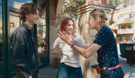 Greta Gerwig Directs Saoirse Ronan In The Brilliant Coming Of Age Lady