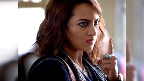 Sonakshi Sinha Gives Befitting Reply To A Troll Who Asked Her A Ramayan Related Question