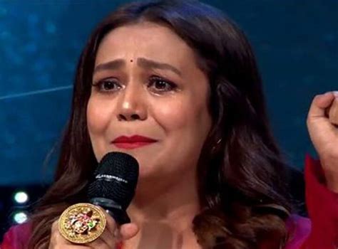 Indian Idol 12 Neha Kakkar Breaks Down In The Show This Was The Reason Indian Idol 12 में