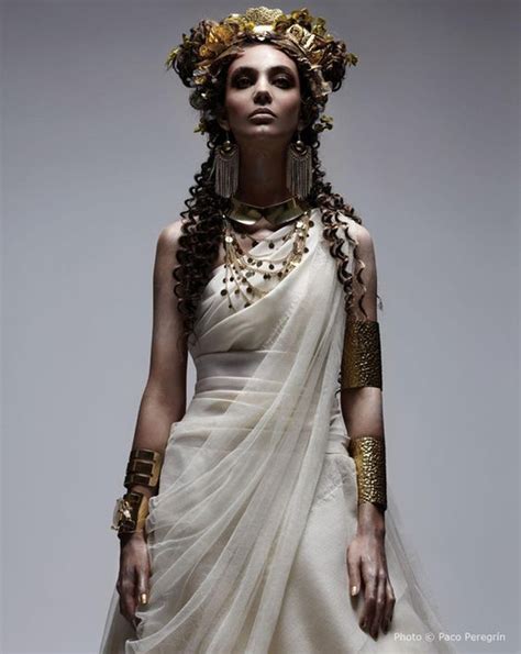 Ancient Greek Fashion Hekatean Priestess Beauty Ideias Fashion