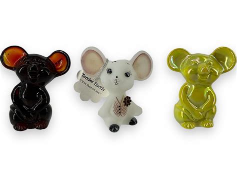 Lot 3 Fenton Glass Mice Figurines