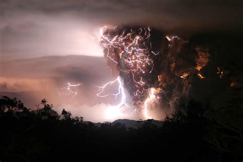 Lightning Created By Volcanic Eruption Pics