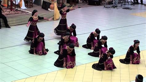 Lehakat Belev Echad - Dança Judaica - YouTube