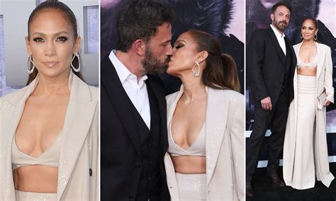 Jennifer Lopez And Ben Affleck Share A Steamy Kiss At The Premiere Of