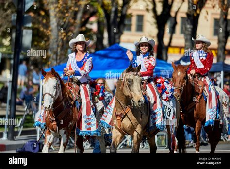 Prescott Az Usa November 10 2016 Rodeo Women On Horseback At The