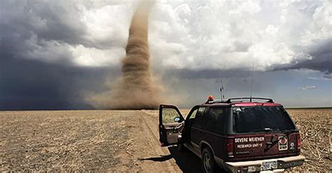 Pictures Stunning Images Of Storm Chasers In Action Mirror Online