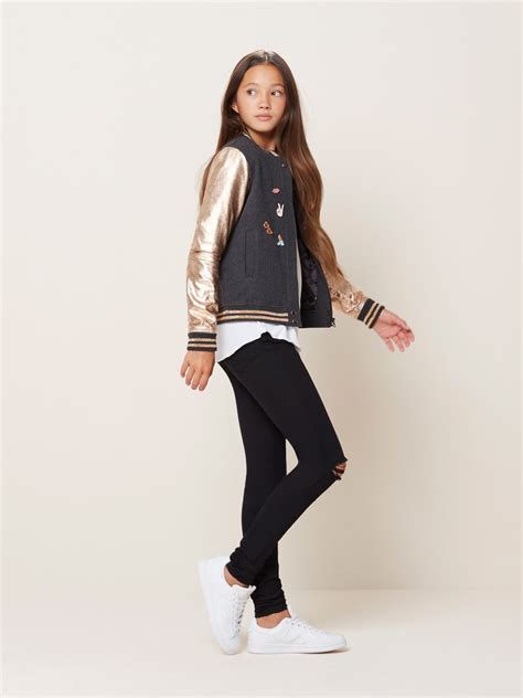 The Bomber Jacket Is One Of Tween Girls Favorite Fall Look The Red