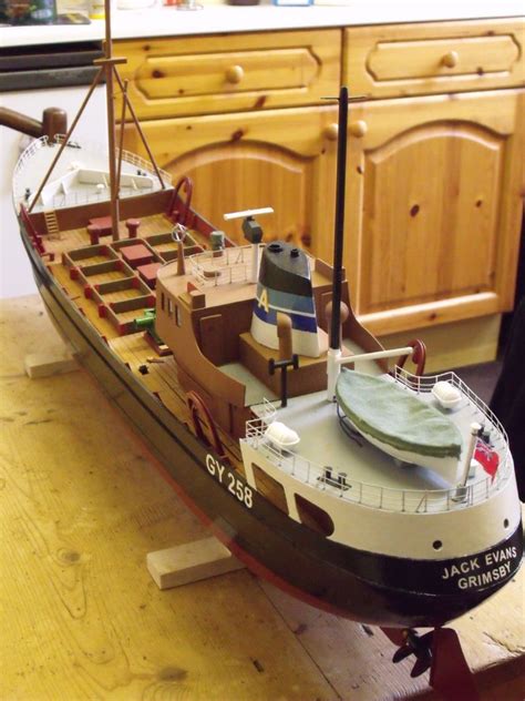 1960s Veron Trident Trawler All Wood Kit Model Boats