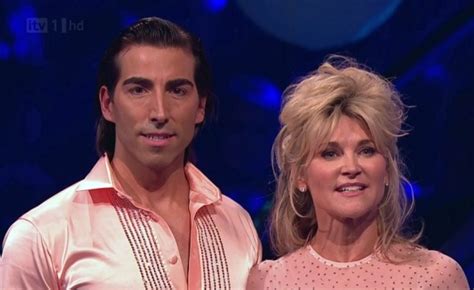 Anthea Turner Pops A Rib In Dancing On Ice Rehearsals Metro News