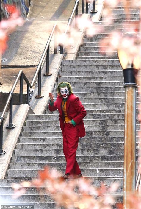 Joaquin phoenix, robert de niro, zazie beetz and others. Joaquin Phoenix offers one final glimpse of The Joker on ...