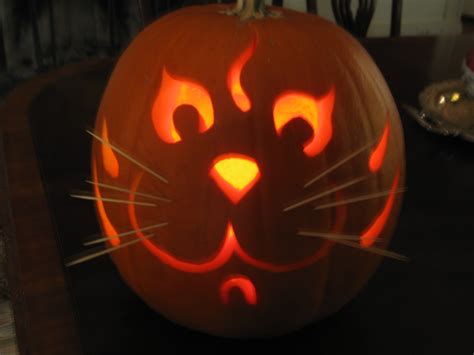 Easy Cat Pumpkin Carving
