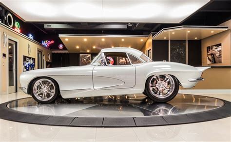 Corvettes On Ebay This 1962 Corvette Restomod Underwent A 10000 Hour