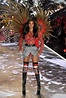 Victoria's Secret Fashion Show 2018: Every Single Look From the Runway ...