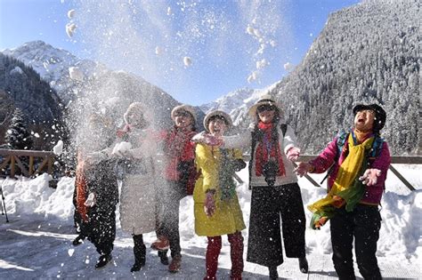 Jiuzhaigou Reopens Following Earthquake Cn