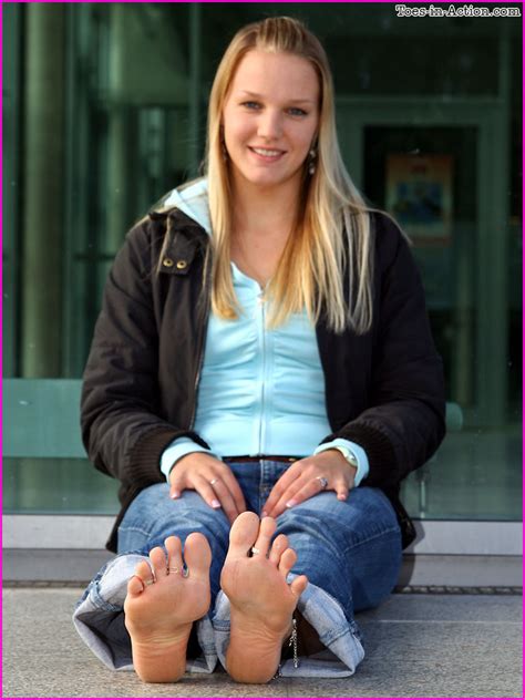 Zeefeets Female Feet Pictures And Videos Random 27