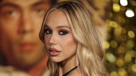 Alexis Ren Flaunts Toned Abs Long Hair In Latest Ig Post Silifestyle