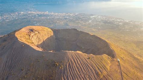 Volcanic Gas Cloud Reaching A Scorching 550°c Turned Vesuvius Victims