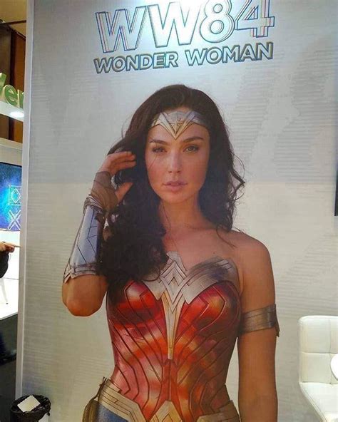 Wonder Woman 1984 New Poster More Colorful Costumes Cosplay