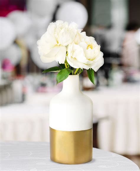 Diy Gold Dipped Bouquet Vase Gold Diy Diy Vase Diy Wedding Decorations