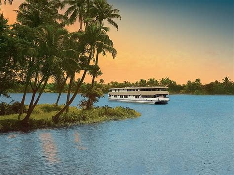 10 Best Luxury Houseboats In Kerala Cruise In Style Iris Holidays