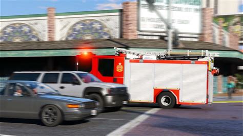Los Santos Fire Service Department Responding To A Traffic Accident